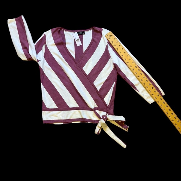 NWT New York and Company Sweater - Picture 8 of 8